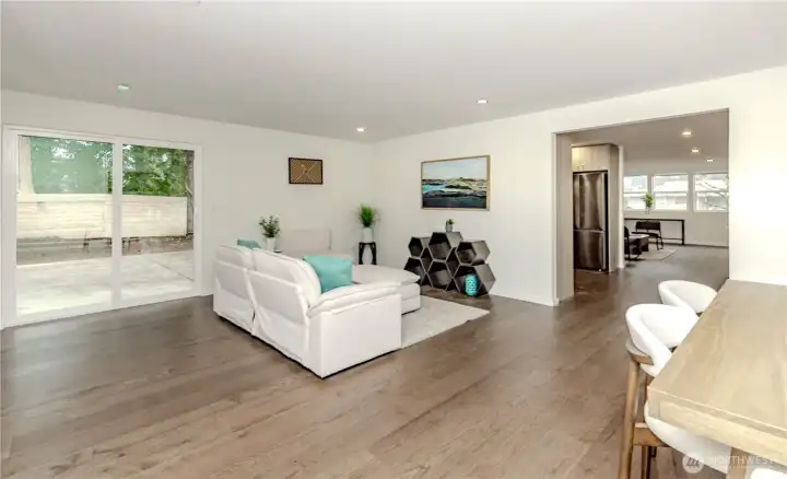 Large Open area w/Dining area.