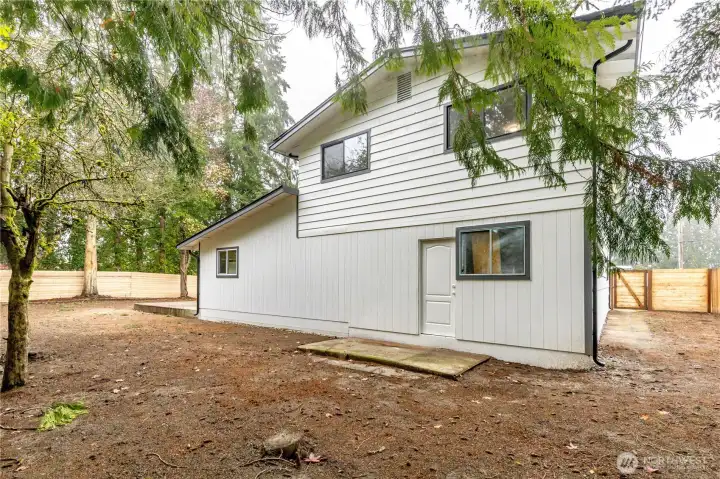 Rear exterior entry to Bonus/Potentil ADU.