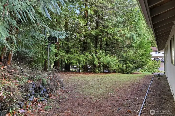 Another angle of the right side of home, viewing it from the back.