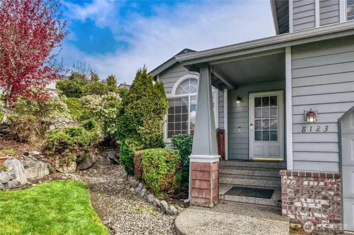 The perfect front porch to great your guests!