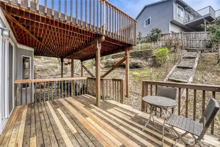 Spacious deck with a view!