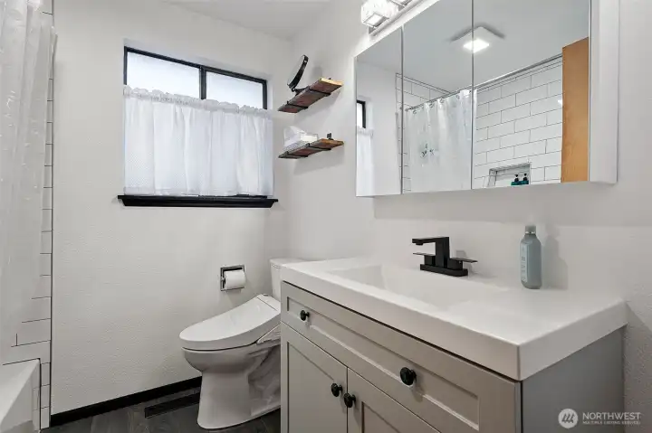Updated full bathroom