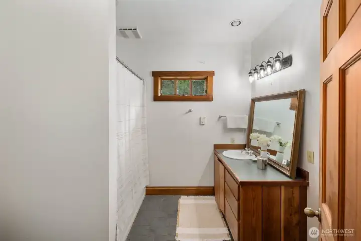 Full and spacious bathroom