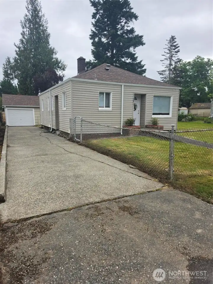 Driveway to detached garage