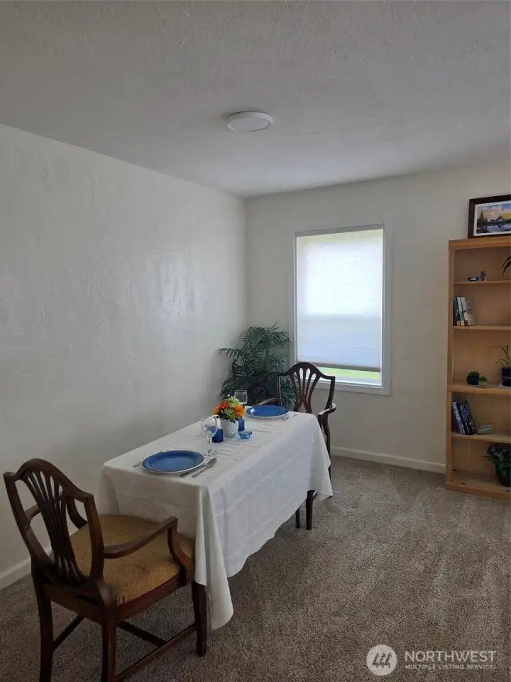 Eating area or living room