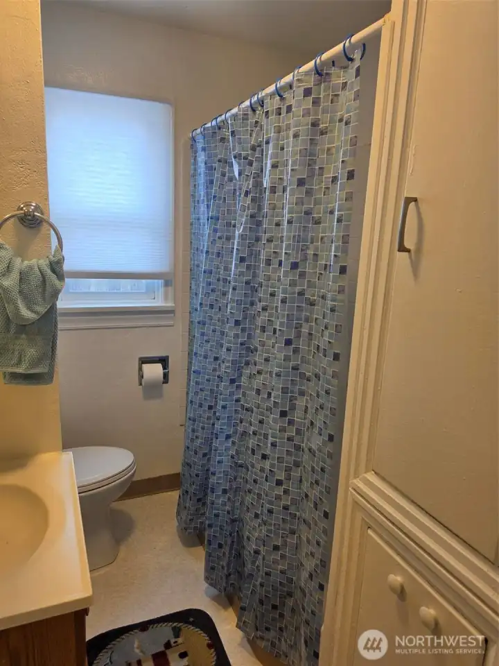 The bathroom and men's reading room