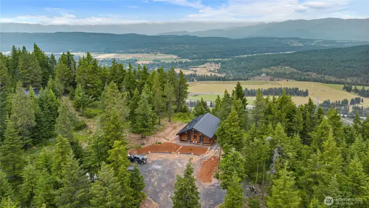 Welcome to 1336 Black Hawk Drive. This stunning custom log cabin is perched on the top of the Upper Peoh Point area (near Sky Meadows). Welcome to 1336 Black Hawk Drive. This stunning custom log cabin is perched on the top of the Upper Peoh Point area (near Sky Meadows).