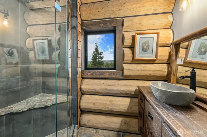 Primary bedroom bathroom, love the bathroom sink! Primary bedroom bathroom, love the bathroom sink!