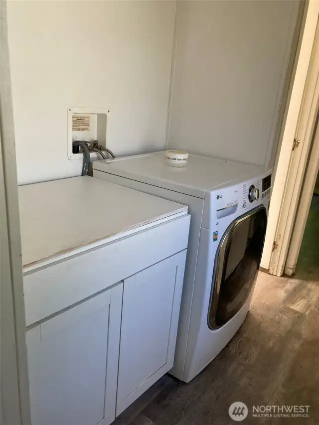 Washer / dryer in hall
