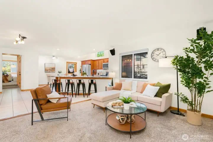 Breakfast bar at the kitchen counter.
