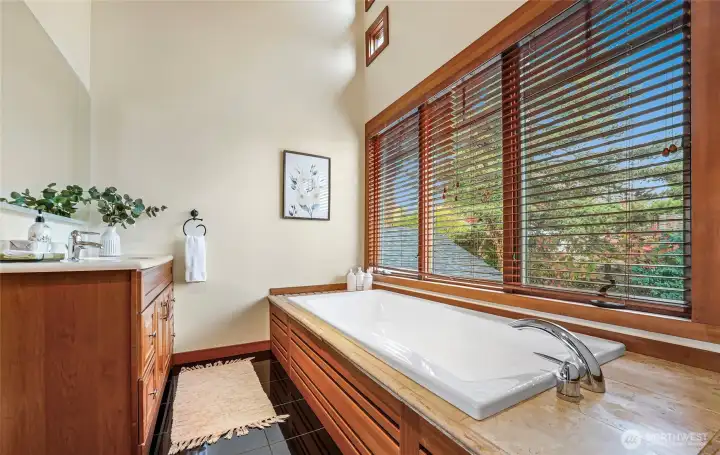 Upper Level Guest Suite