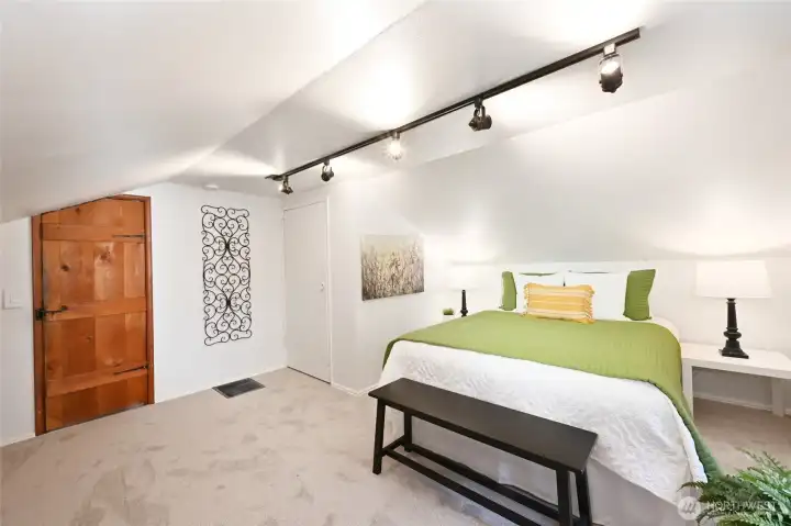 Additional picture of bedroom #4.