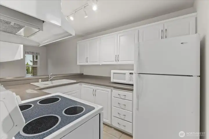 1 year home warrenty on all appliances!