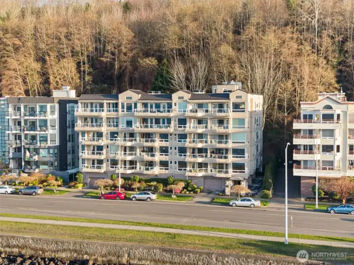 Beachside living at its finest! Experience the salt air, sights, and sounds of Alki Beach, where every day feels like a relaxing coastal escape.