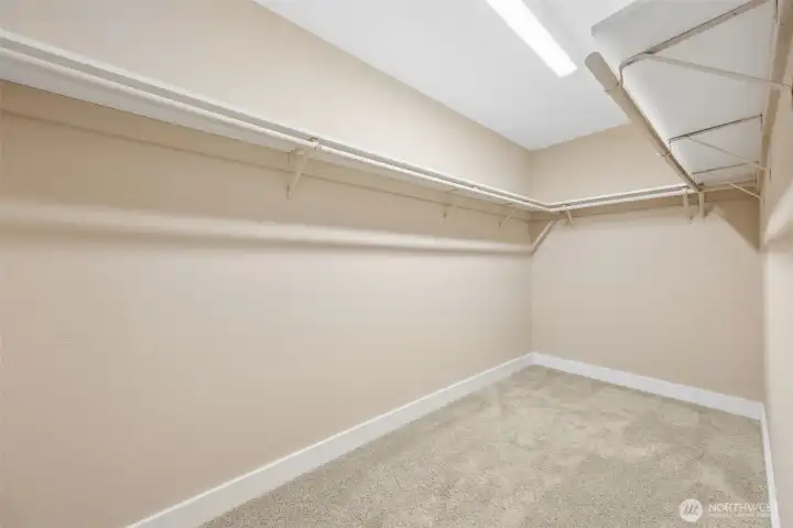 Primary lrg.walk-in-closet