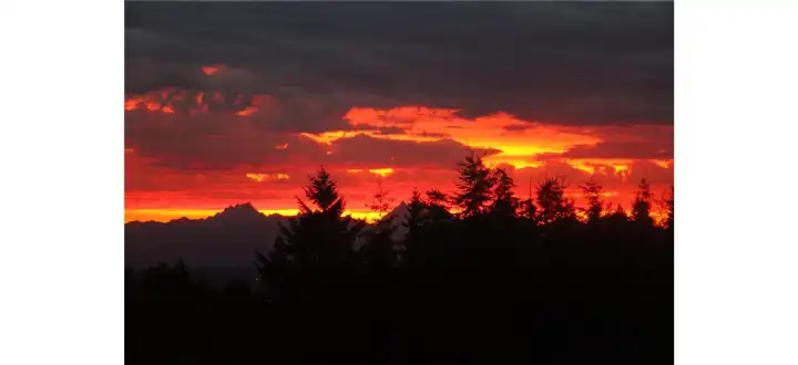 Fabulous sunrise over the Cascades