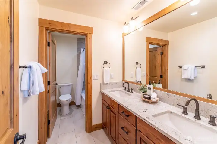 Bunkroom Bathroom