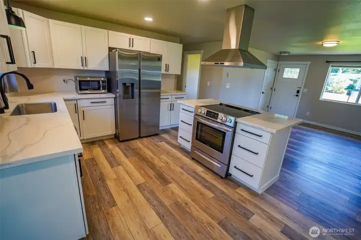 Kitchen, Front door entrance
