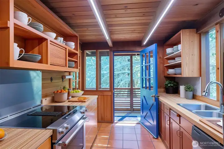 Kitchen - virtually staged