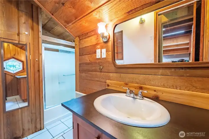 2nd Bathroom