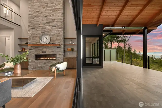 Gracious interior/exterior entertaining and relaxing in these stunning rooms. Moving glass wall system to upper deck.