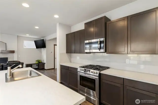 Gas stove with so much cabinet space!