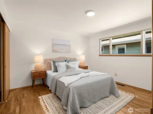Primary w/en suite bathroom (Bedroom 3)