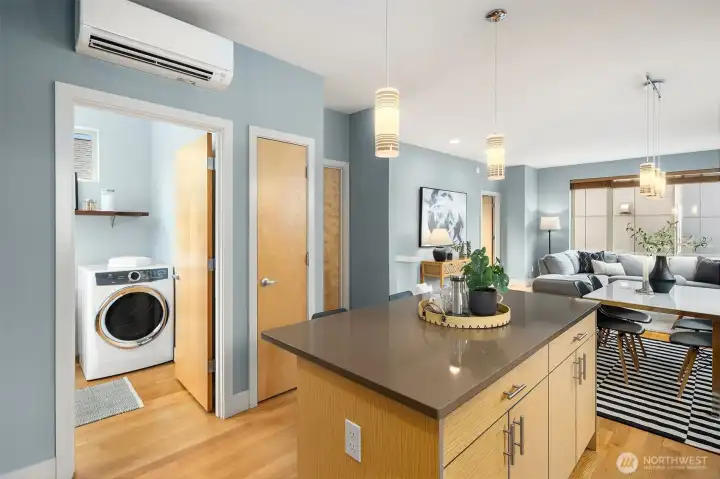 counter seating/ prep ara