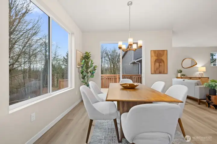 Photographs are for illustrative purposes only. Features, finishes, interior/exterior colors, landscaping and floorplan shown may vary from actual homes built