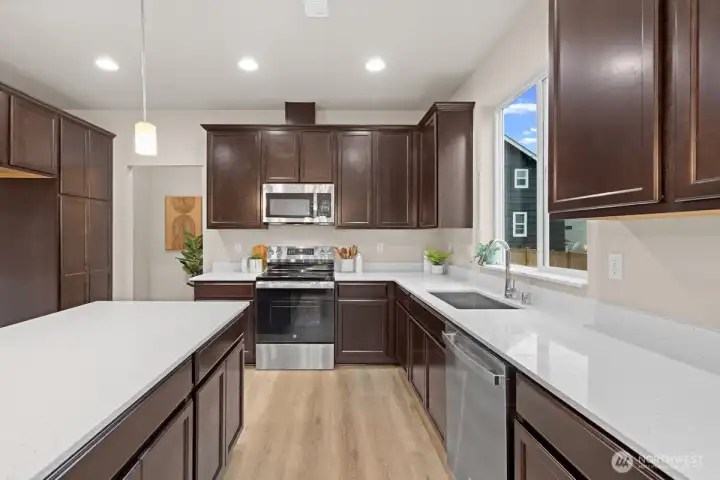 Photographs are for illustrative purposes only. Features, finishes, interior/exterior colors, landscaping and floorplan shown may vary from actual homes built