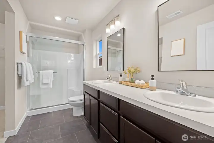 Photographs are for illustrative purposes only. Features, finishes, interior/exterior colors, landscaping and floorplan shown may vary from actual homes built