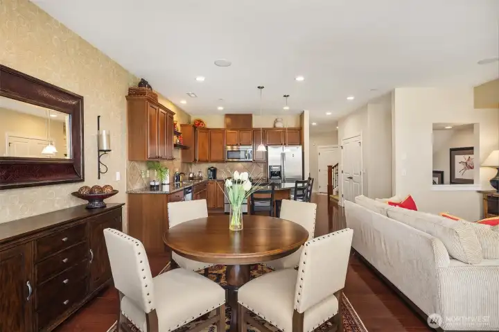 Ideal layout for entertaining & everyday living alike.