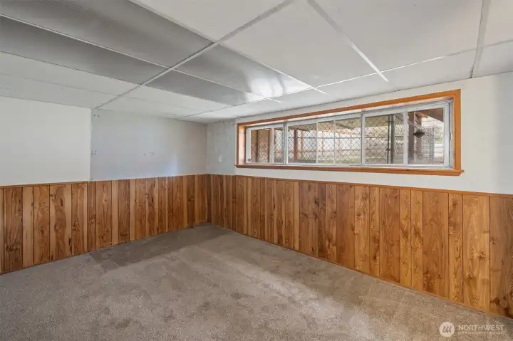 Additional lower bonus space.