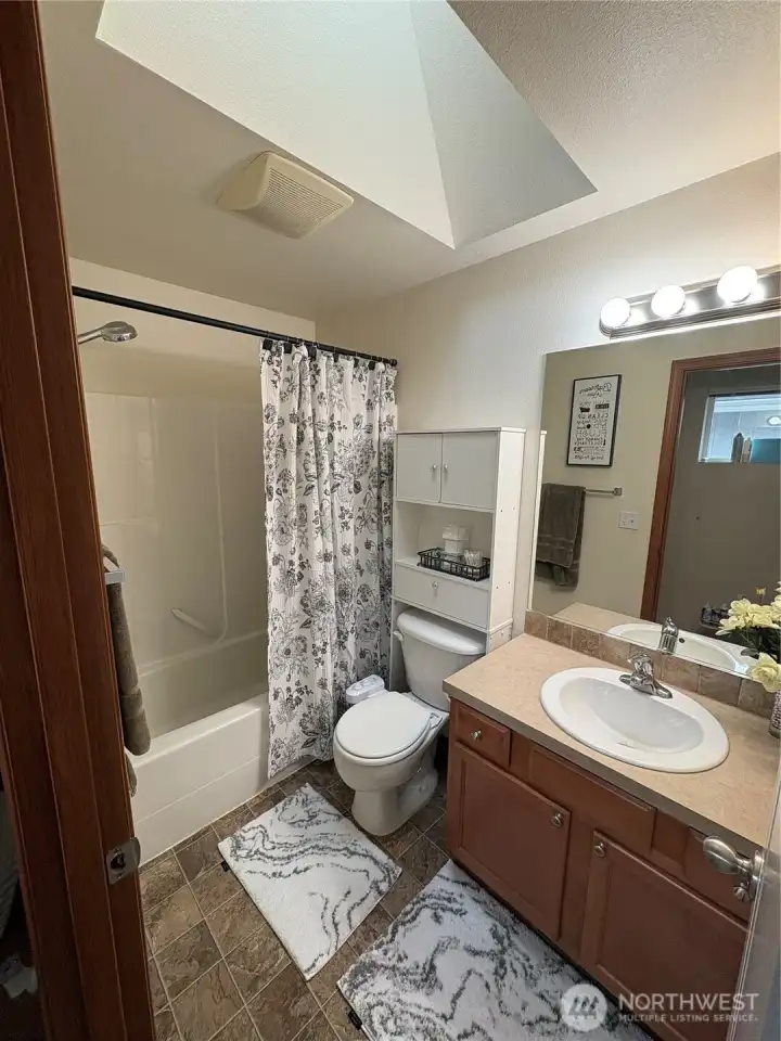 Masterbathroom
