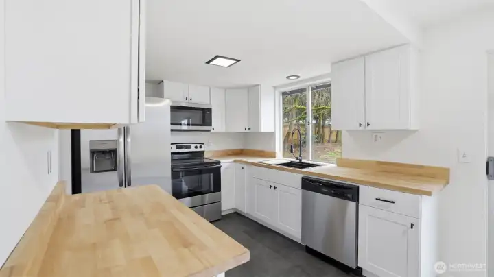 Brand new kitchen and all new stainless steel appliances