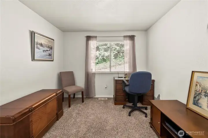 Another view of the size of bedroom 3