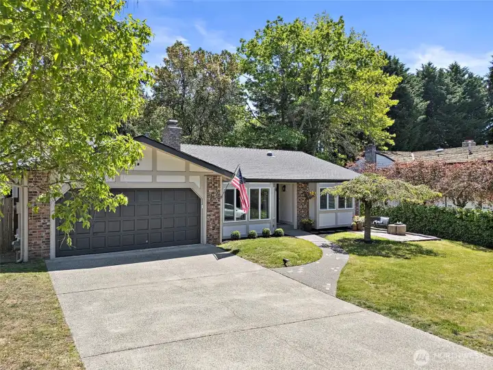 Curb Appeal! New Exterior Paint, New Windows, Newer Roof, & Tidy Landscape!