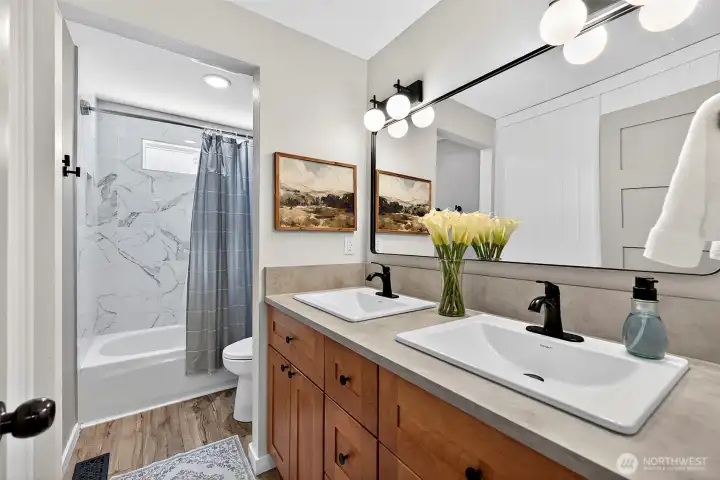 Fully Updated Guest Bath with New Dual Sink Vanity!