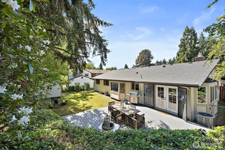 Mature PNW Lanscape Provides Tranquil Privacy!