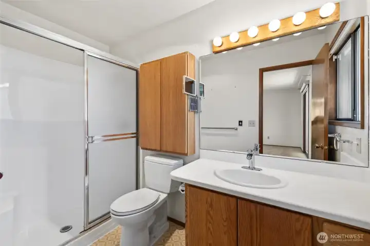 Primary bath