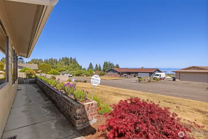 Front walk way
