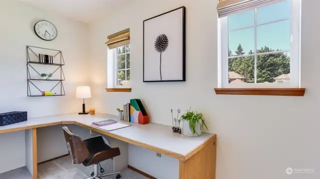 Unique office space off the primary offers the perfect space for home office or homework station even to provide everyone work/life balance!