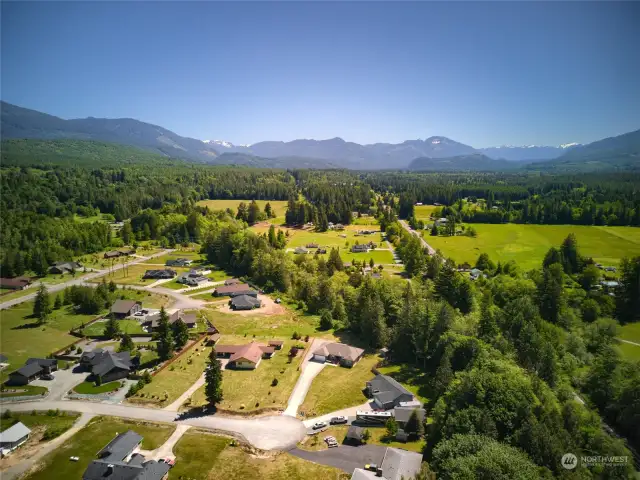 Birdsview is close to local trails and outdoor activities as well as popular local restaurants.