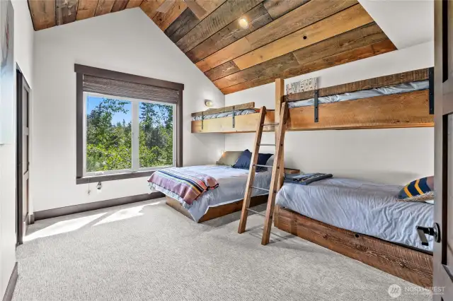 So fun...great bedroom for guests or for the littles!