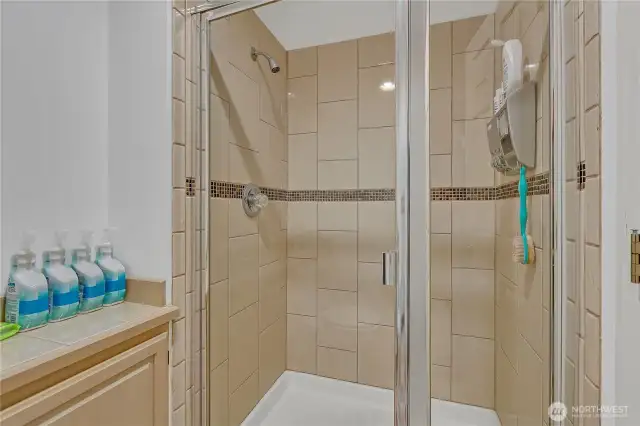 Primary shower