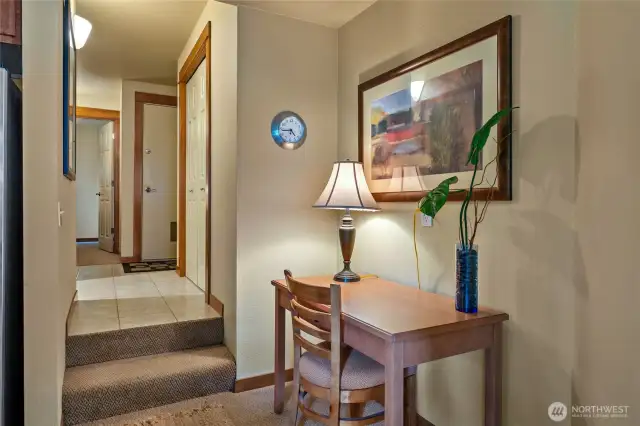 Hallway / Desk area