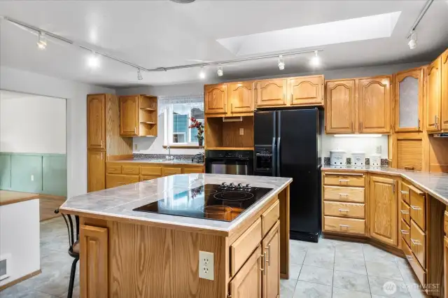 Kitchen - Cook top 3 months new.