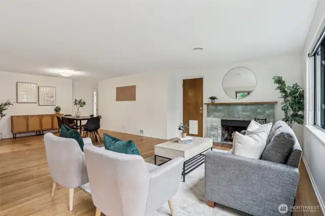 Living and dining room sport hardwood flooring.