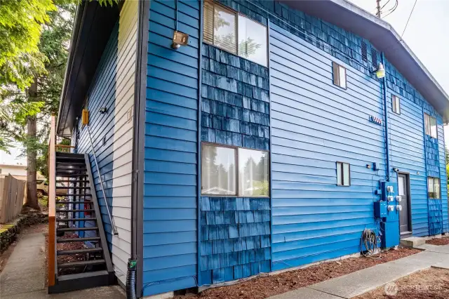 Left side area of 4plex with units 2 and 4.