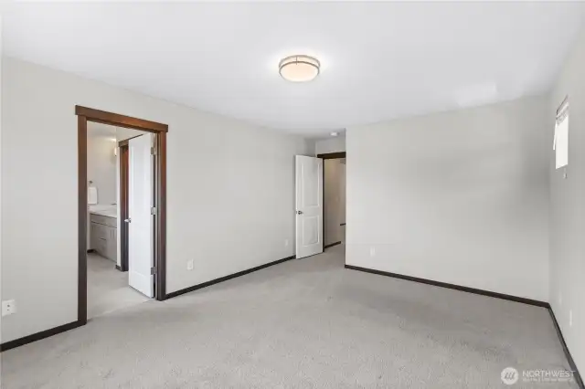 Expansive primary suite